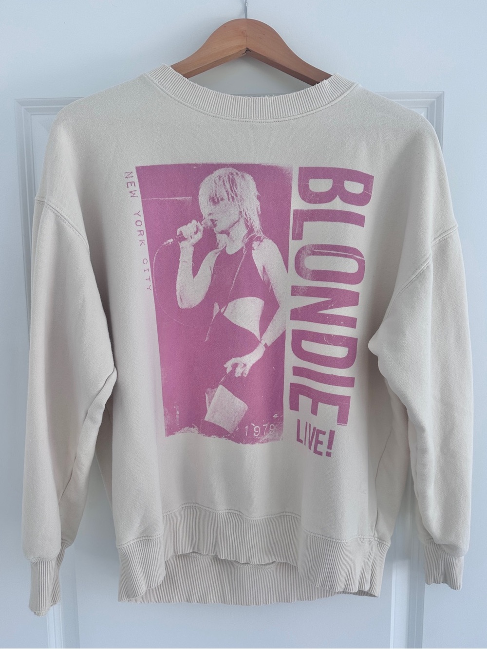 American Eagle Outfitters Cream Crewneck Sweatshirt